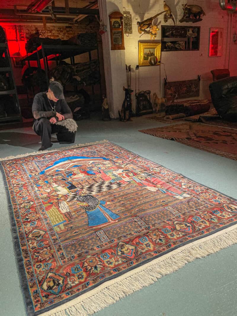 kuninkaallinen hovikohtausmatto silkillä 242 x 152 cm