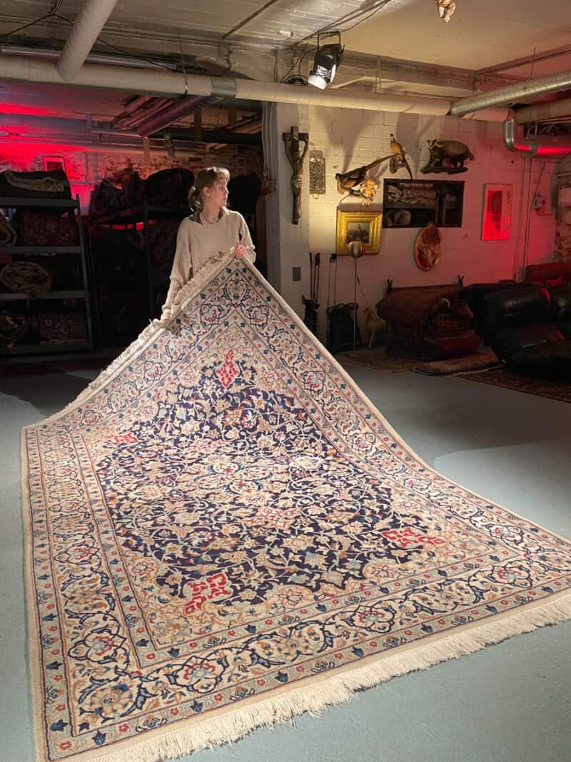 aistikkaan hienostunut nain silkillä 310 x 200 cm