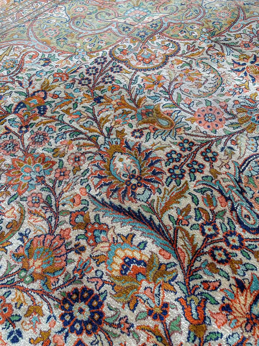 silkkimatto ylvään koristeelinen ghom 280 x 185 cm (kopio)