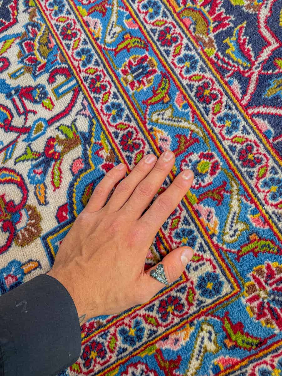 tyrmäävä palatsikokoinen keshan – signeerattu – 406 x 291 cm