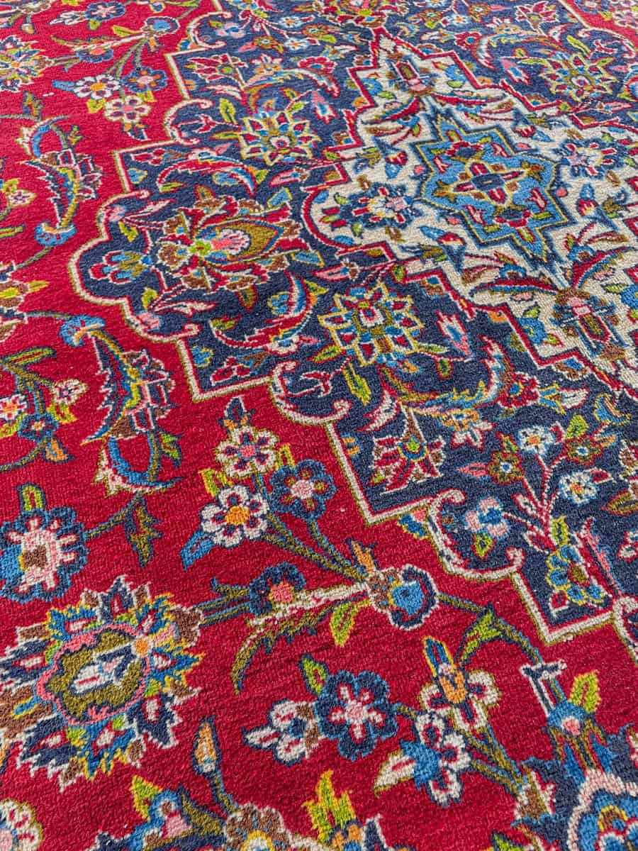 tyrmäävä palatsikokoinen keshan – signeerattu – 406 x 291 cm