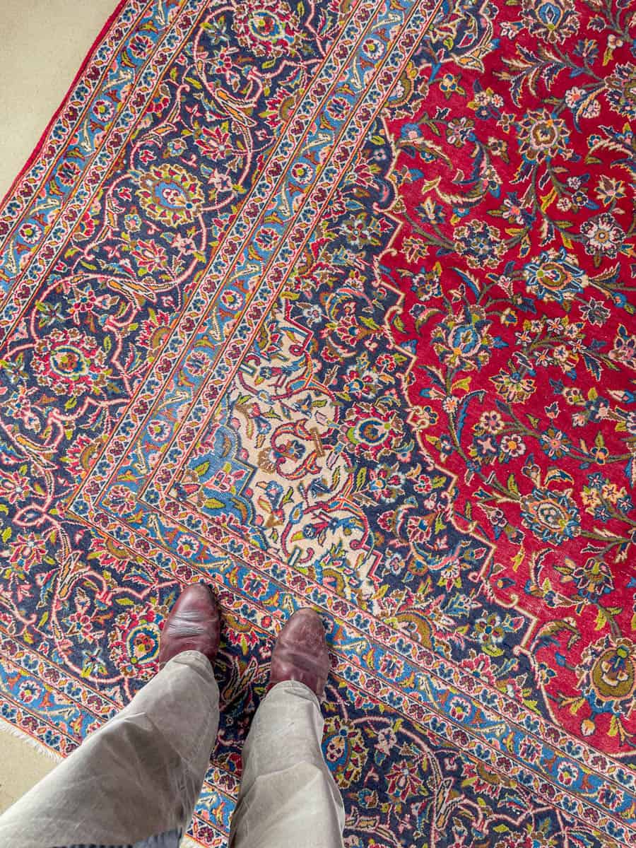 tyrmäävä palatsikokoinen keshan – signeerattu – 406 x 291 cm