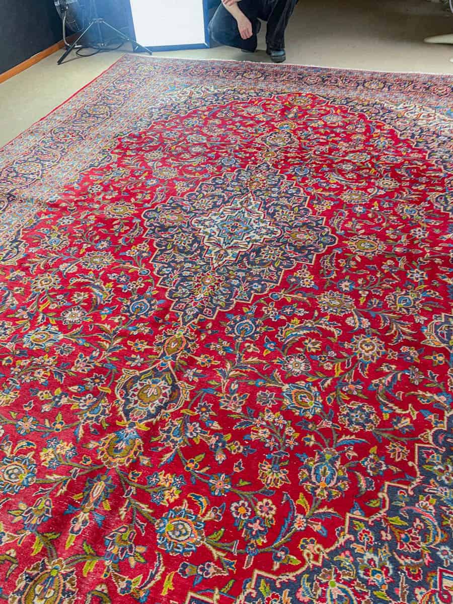 tyrmäävä palatsikokoinen keshan – signeerattu – 406 x 291 cm