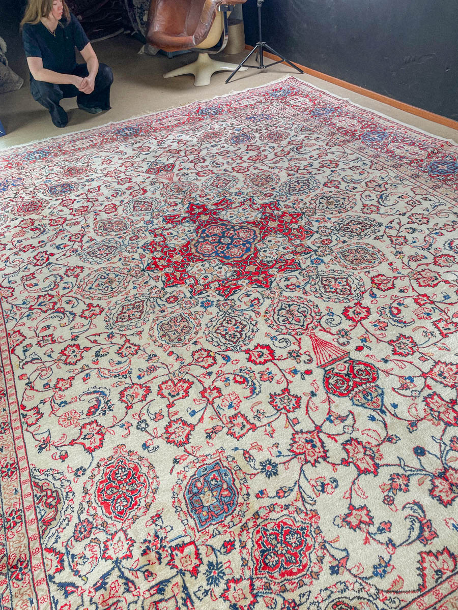 tyrmäävän elegantti palatsikokoinen sarouk 1960 luvulta 405 x 320 cm