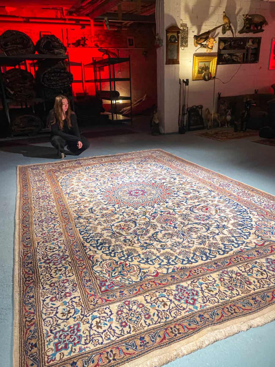 Äärimmäisen yksityiskohtainen nain silkillä 355 x 250 cm varattu 21.7. klo 20 asti (kopio)