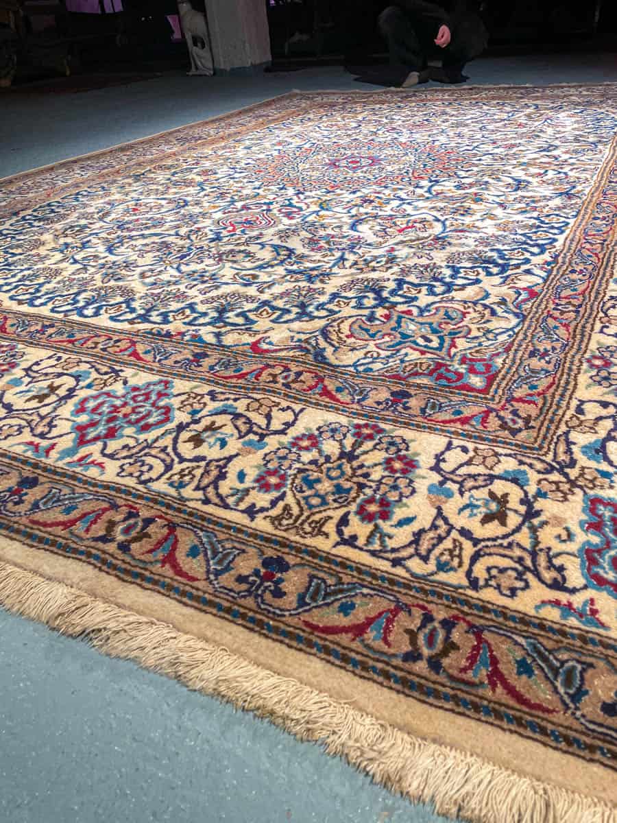 Äärimmäisen yksityiskohtainen nain silkillä 355 x 250 cm varattu 21.7. klo 20 asti (kopio)