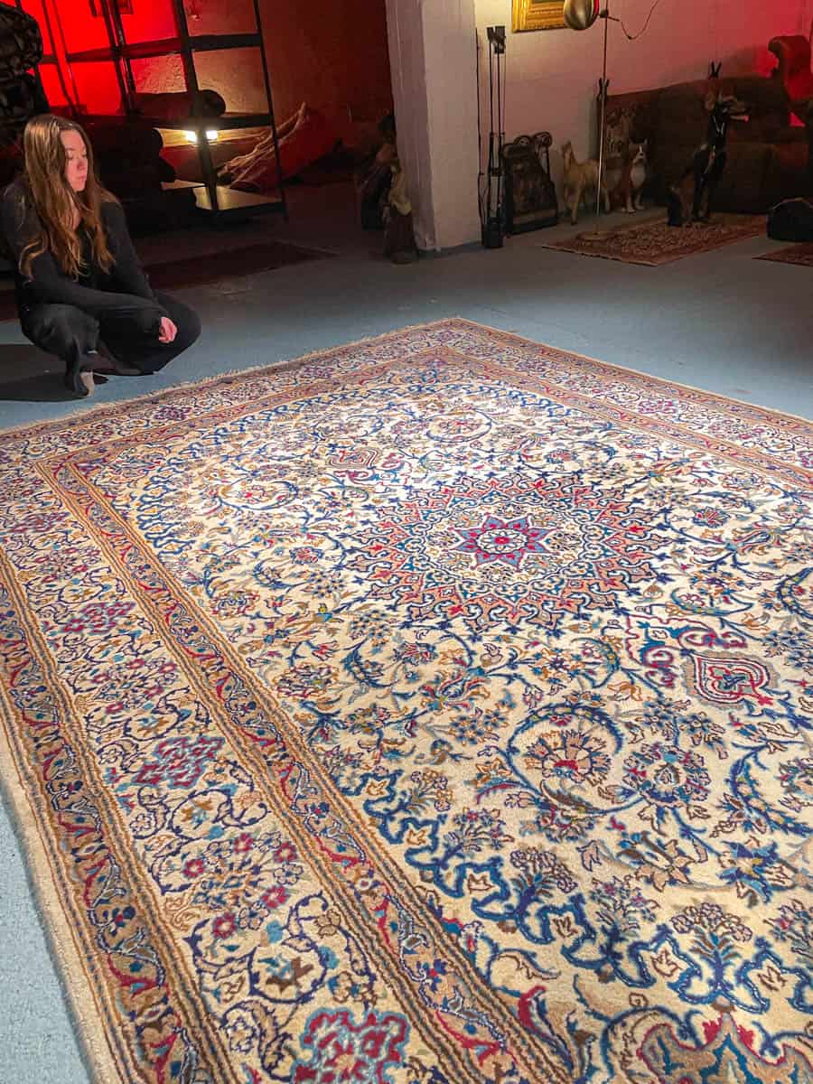 Äärimmäisen yksityiskohtainen nain silkillä 355 x 250 cm varattu 21.7. klo 20 asti (kopio)