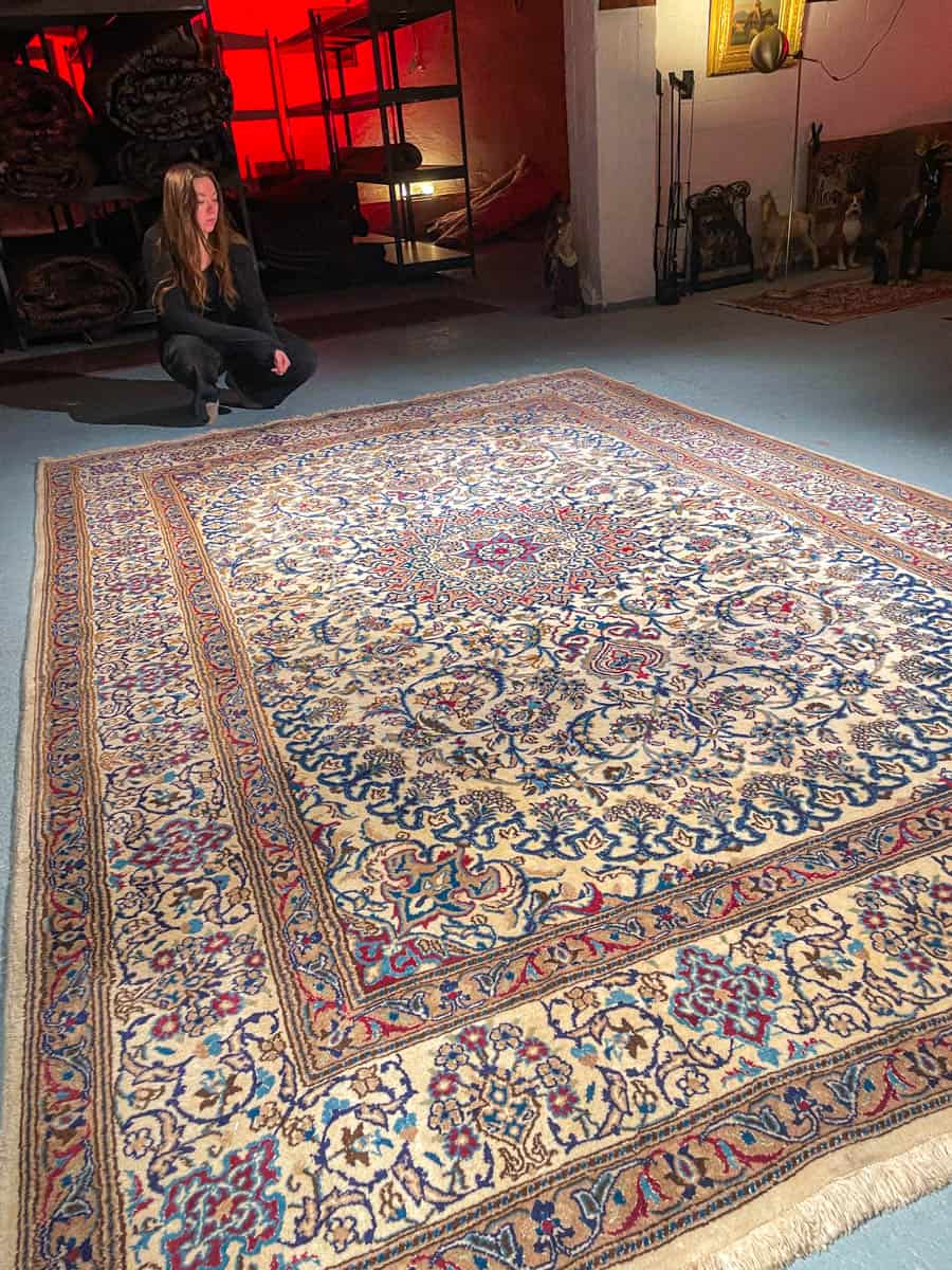 Äärimmäisen yksityiskohtainen nain silkillä 355 x 250 cm varattu 21.7. klo 20 asti (kopio)