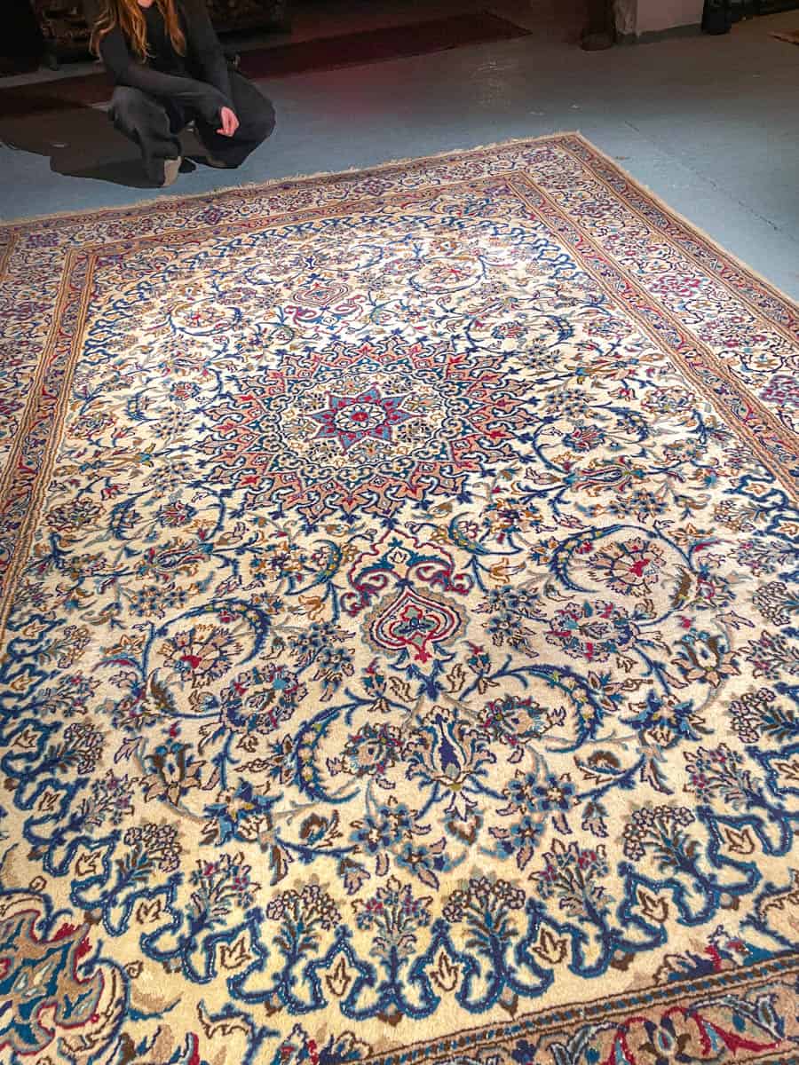 Äärimmäisen yksityiskohtainen nain silkillä 355 x 250 cm varattu 21.7. klo 20 asti (kopio)