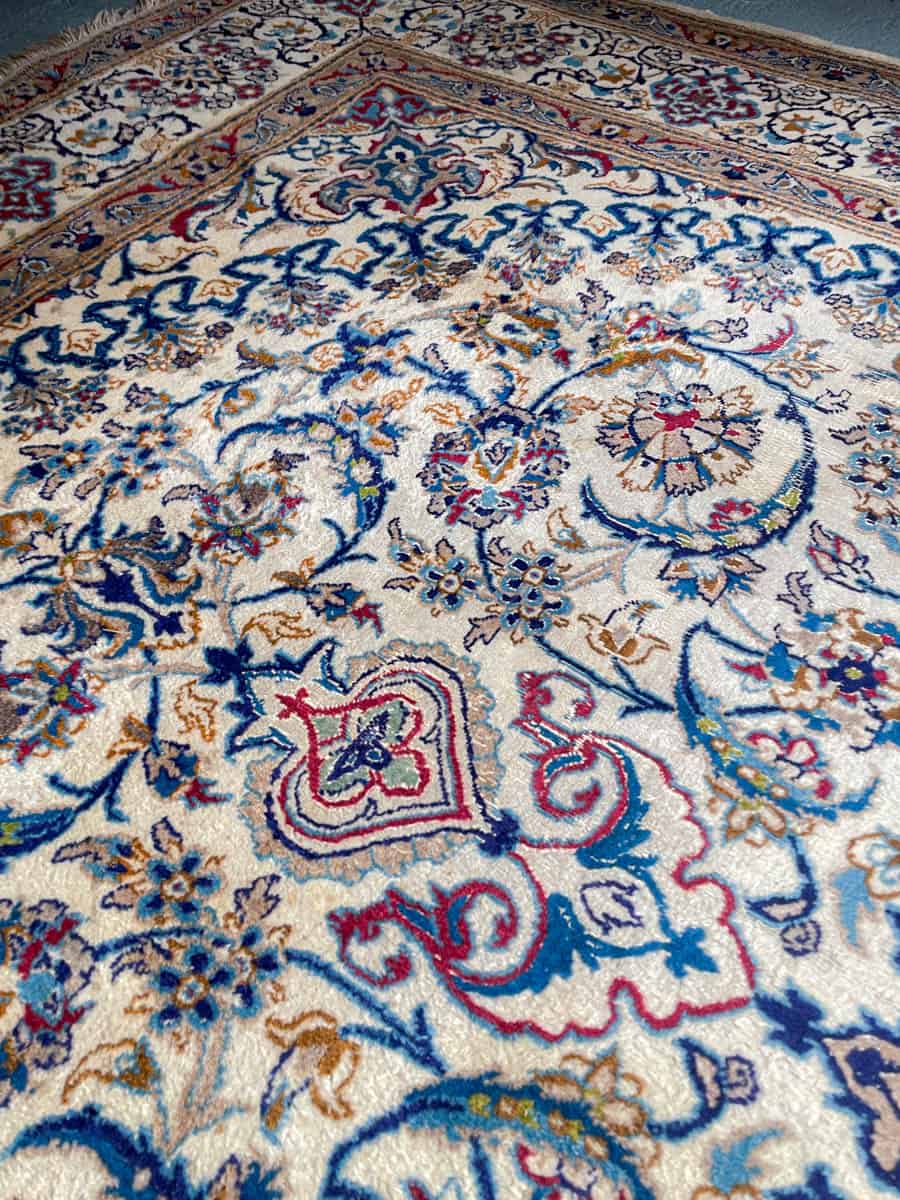 Äärimmäisen yksityiskohtainen nain silkillä 355 x 250 cm varattu 21.7. klo 20 asti (kopio)