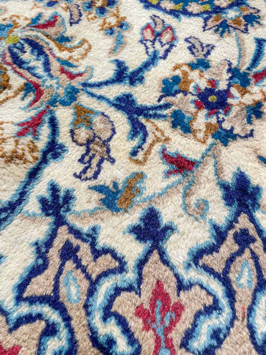 Äärimmäisen yksityiskohtainen nain silkillä 355 x 250 cm varattu 21.7. klo 20 asti (kopio)