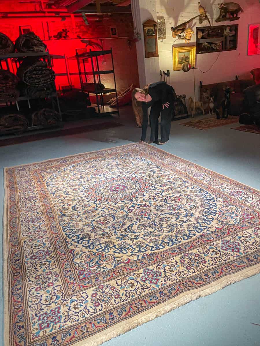 Äärimmäisen yksityiskohtainen nain silkillä 355 x 250 cm varattu 21.7. klo 20 asti (kopio)