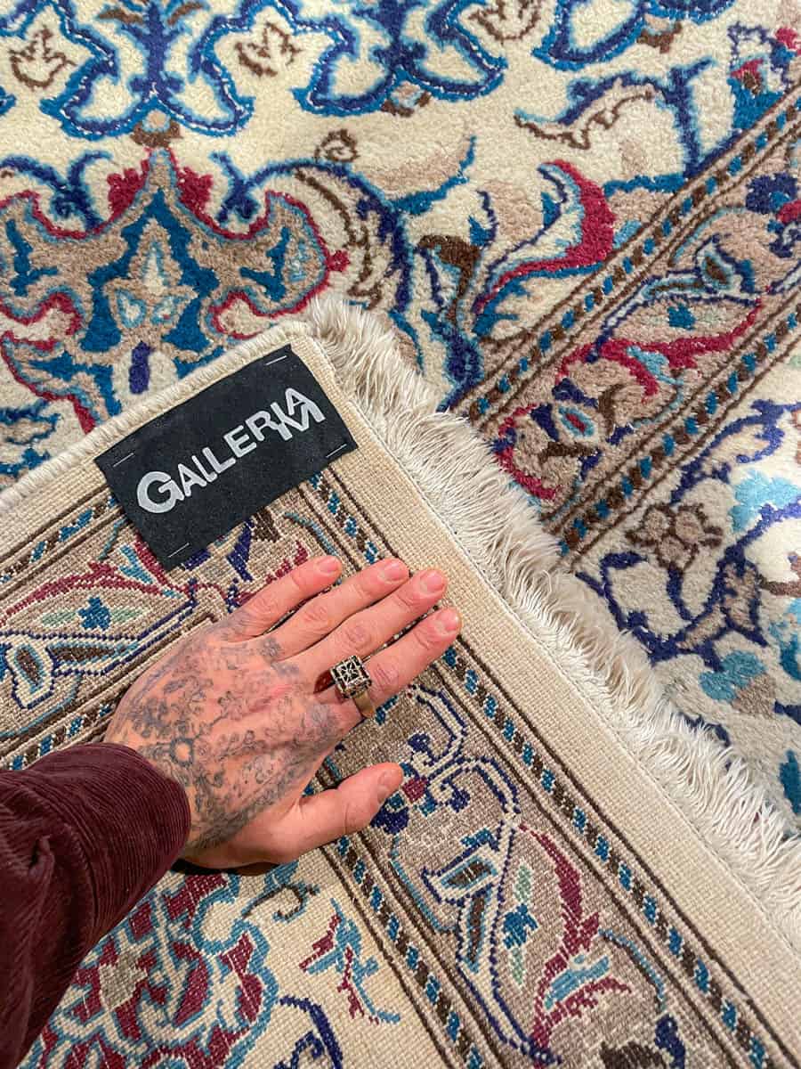 Äärimmäisen yksityiskohtainen nain silkillä 355 x 250 cm varattu 21.7. klo 20 asti (kopio)