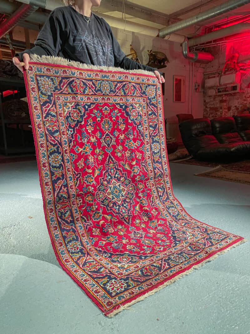 mystisen tummanpuhuva keshan 204 x 129 cm (kopio)