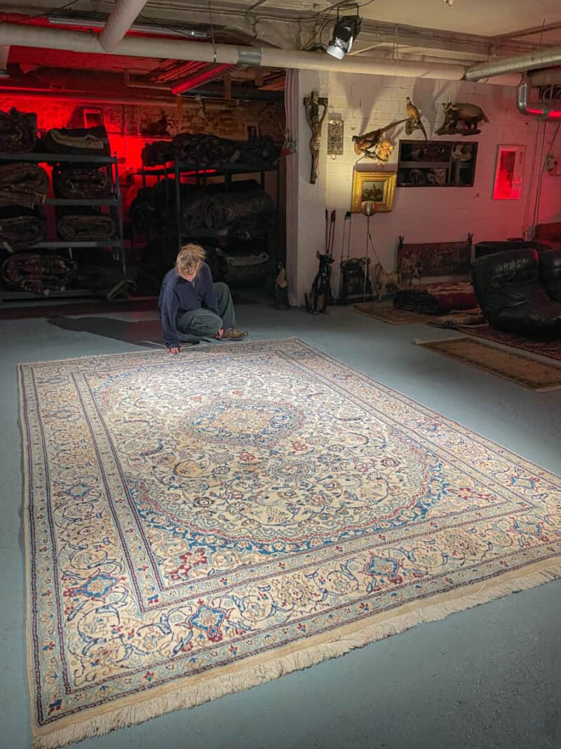 aistikkaan hienostunut nain silkillä 310 x 200 cm (kopio)