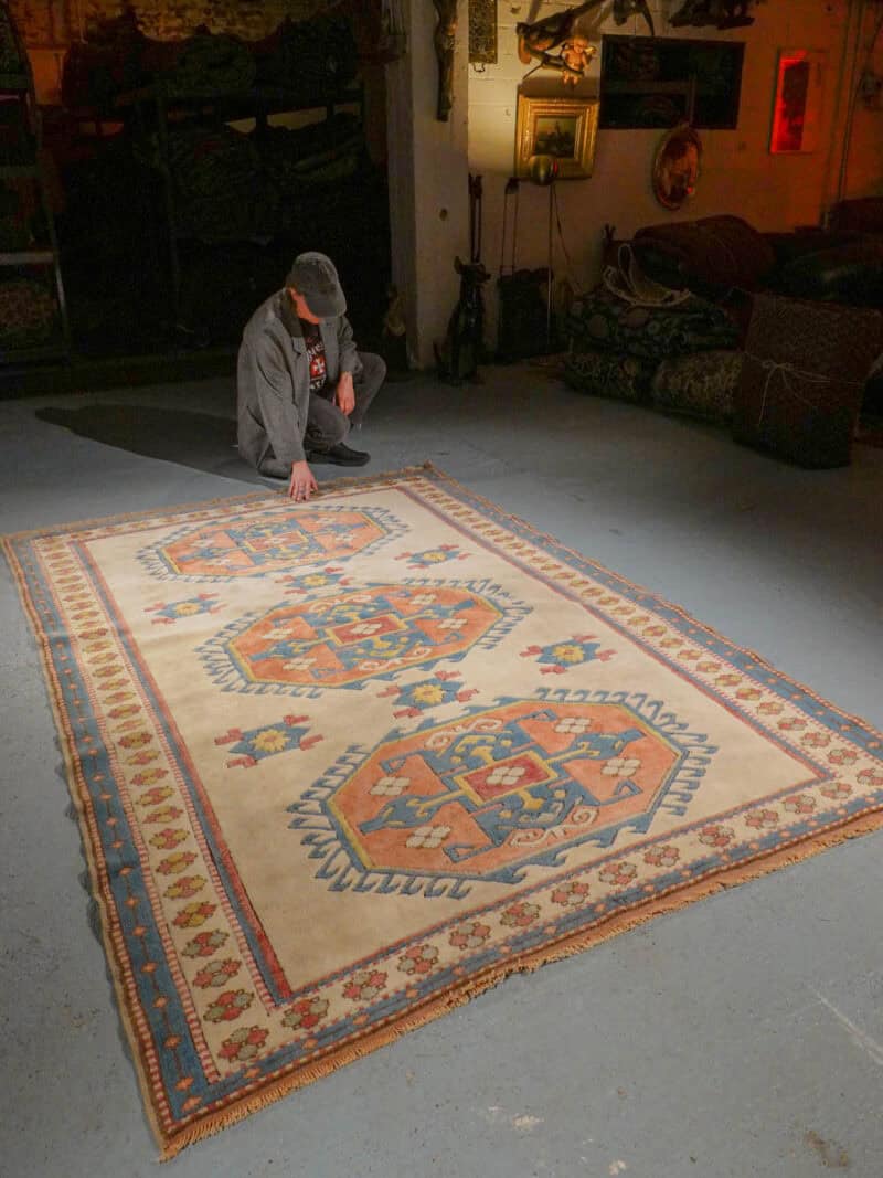 lempeän sävyinen kazakki 246 x 167 cm