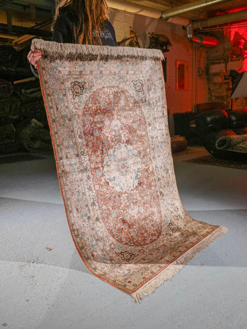 silkki silkillä – kiehtova ghom – 240 x 144 cm (kopio)