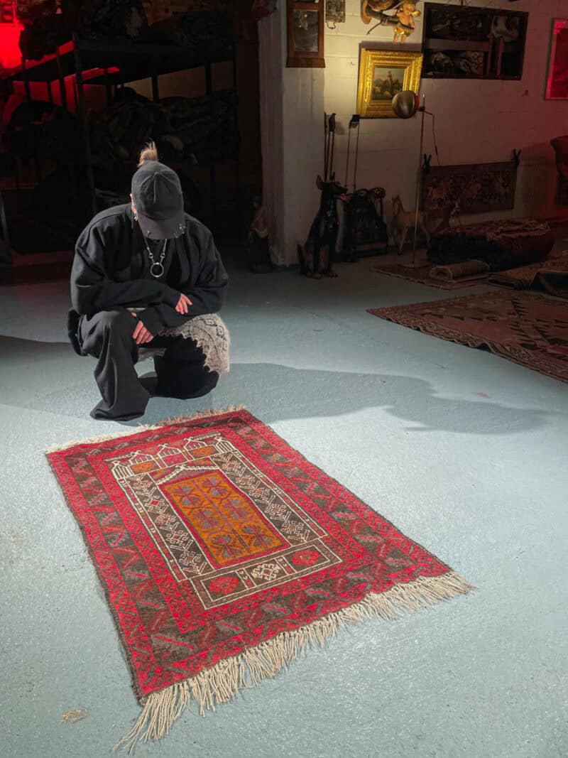 salaperäinen balutsi  124 x 74 cm