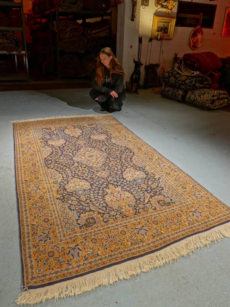 uskomattoman yksityiskohtainen ghom 257 x 140 cm