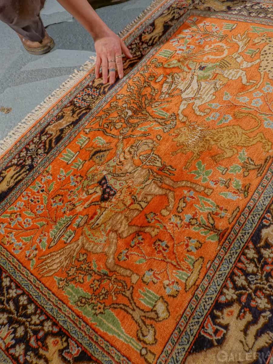 silkkimatto kiehtova tarinallinen ghom 121 x 78 cm