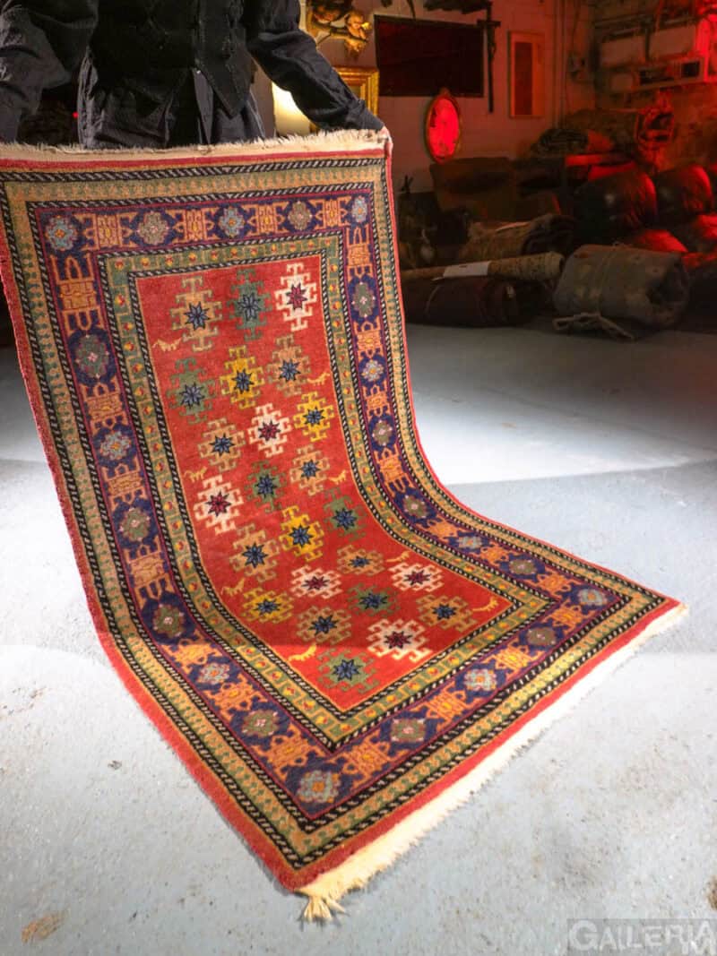 särmikäs vintage kazakki 160 x 95 cm