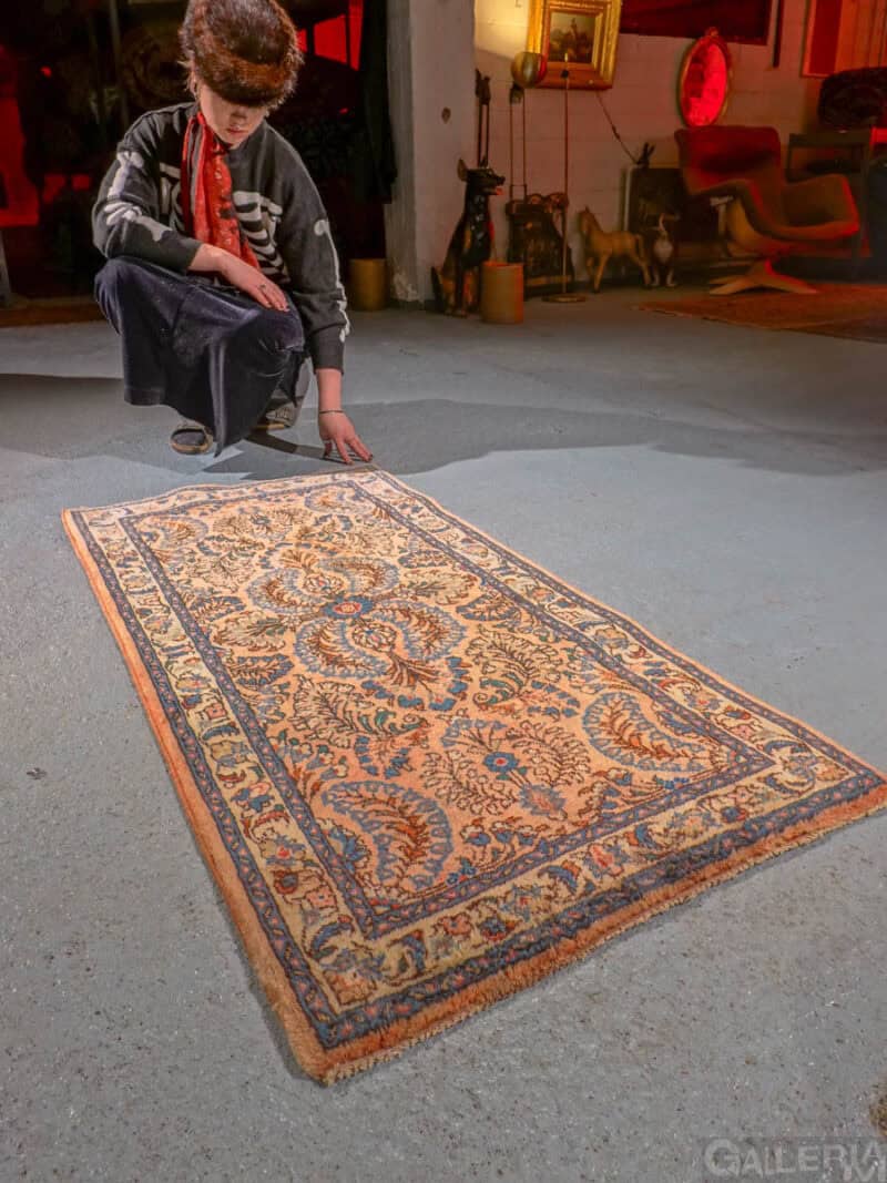 sulokas pieni vaalea sarouk 135 x 68 cm