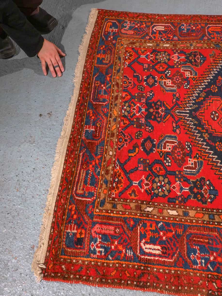 säväyttävän punainen hamadan 210 x 120 cm