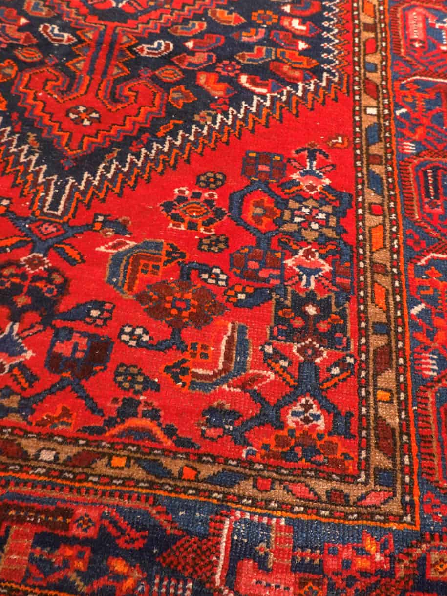 säväyttävän punainen hamadan 210 x 120 cm