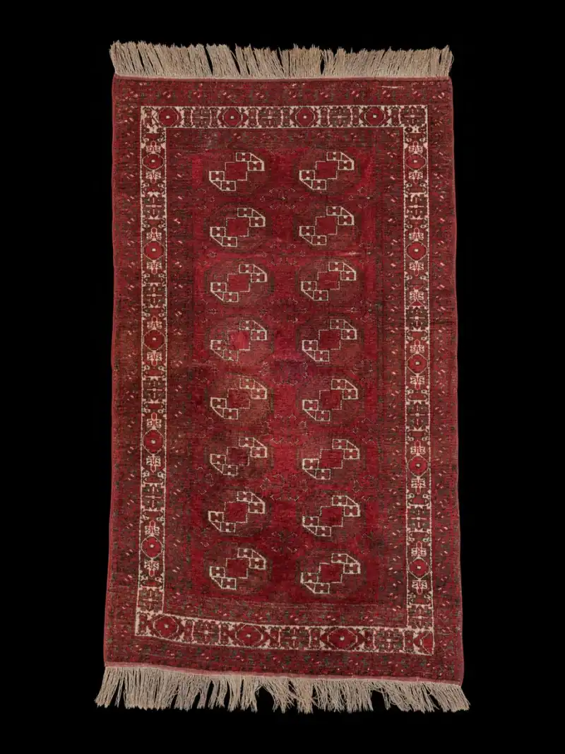 Tyrmäävä puoliantiikki-afgaanimatto 1950-luvulta - 213 x 115 cm, ylhäältä kuvattu