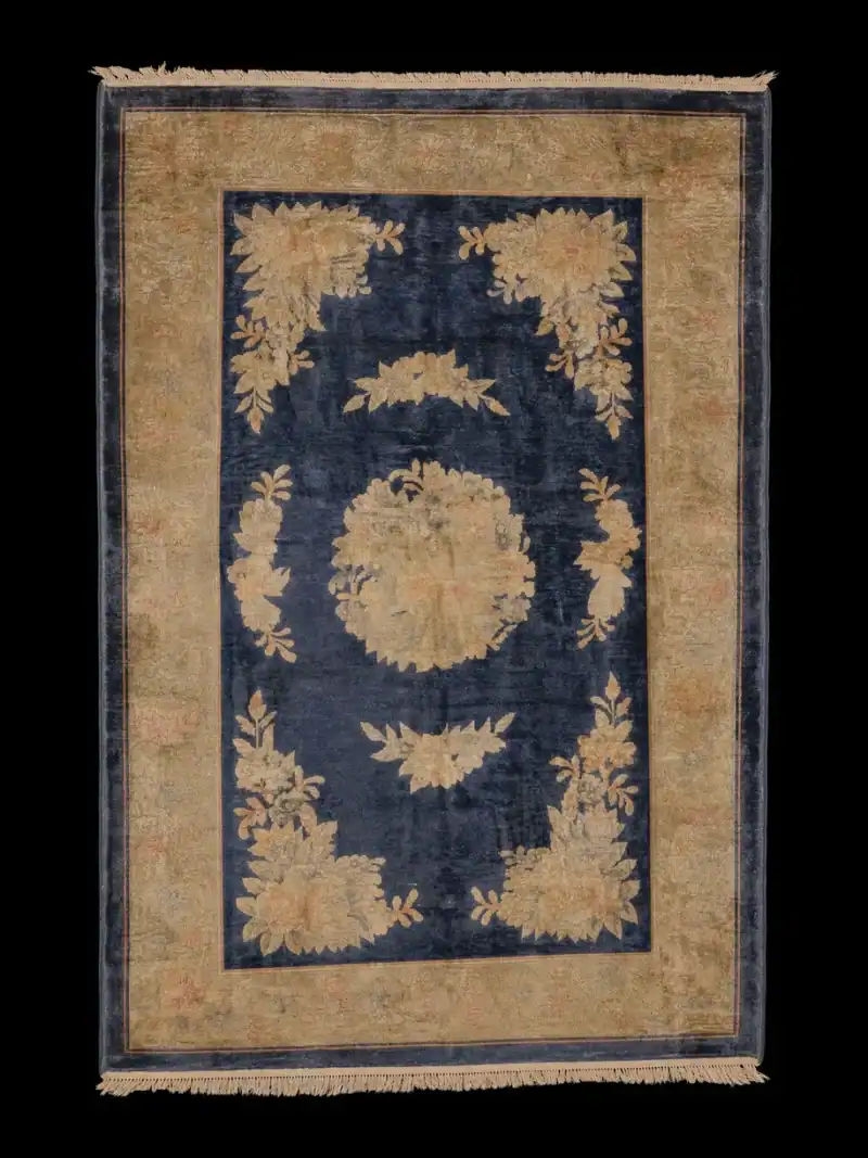 Silkkimatto – Heleä Aubusson – 182 x 120 cm, ylhäältä kuvattu