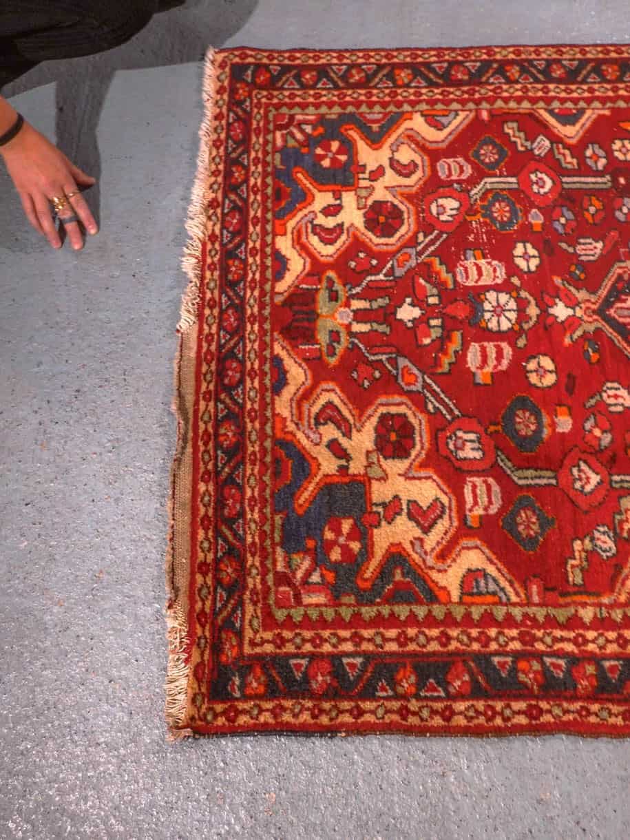 Punainen käsinsolmittu Hamadan-villamatto, 160 × 104 cm