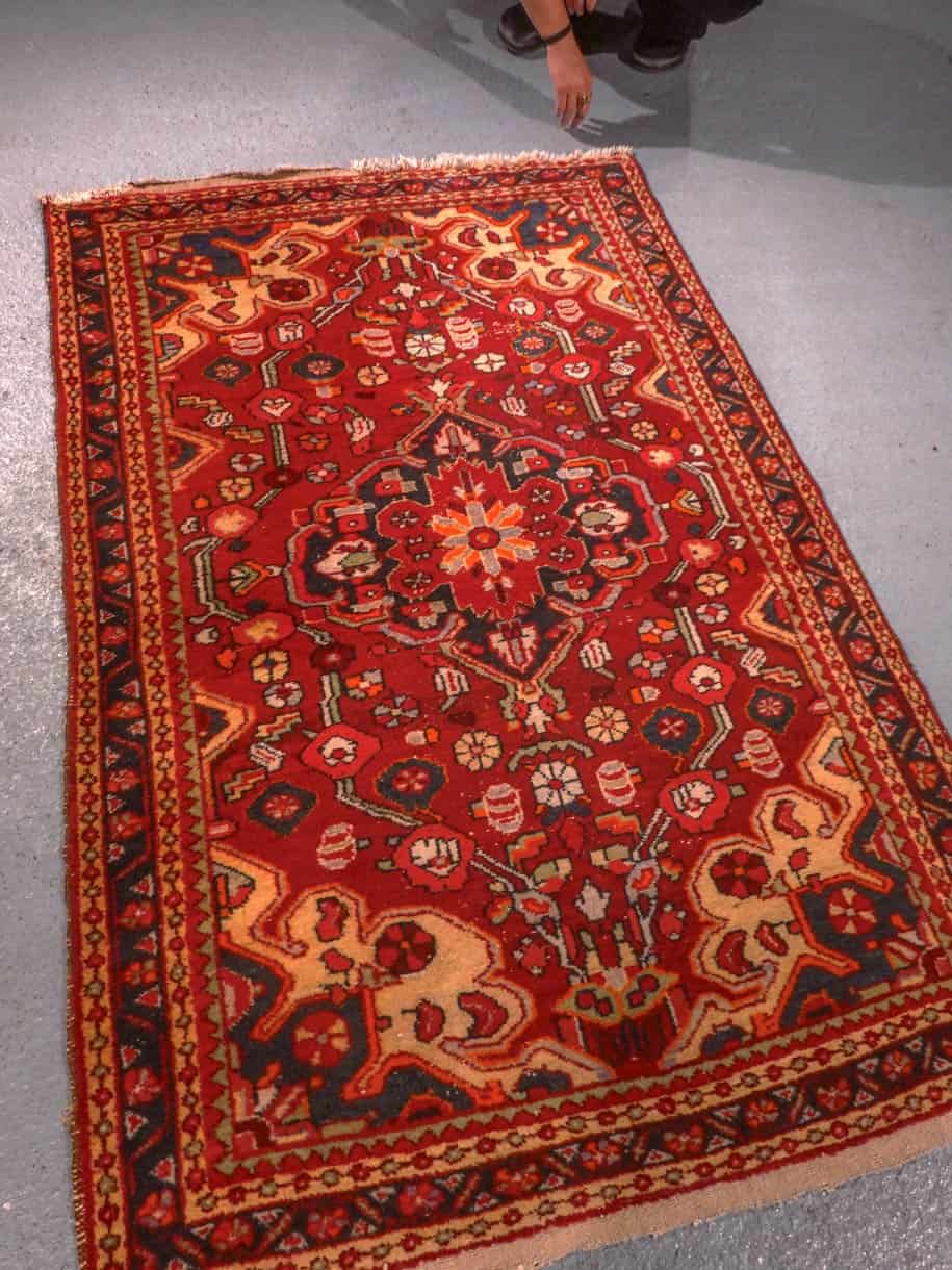 Punainen käsinsolmittu Hamadan-villamatto, 160 × 104 cm