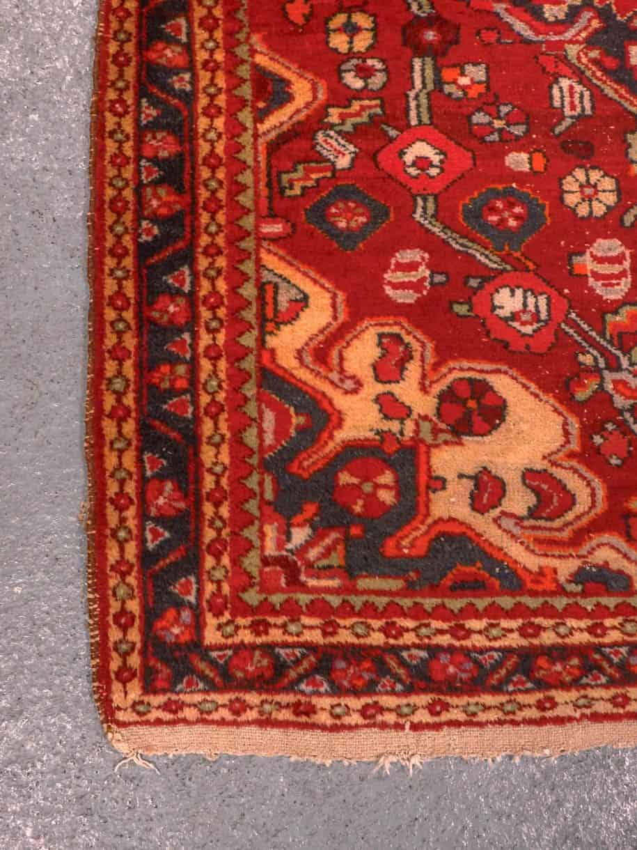 Punainen käsinsolmittu Hamadan-villamatto, 160 × 104 cm