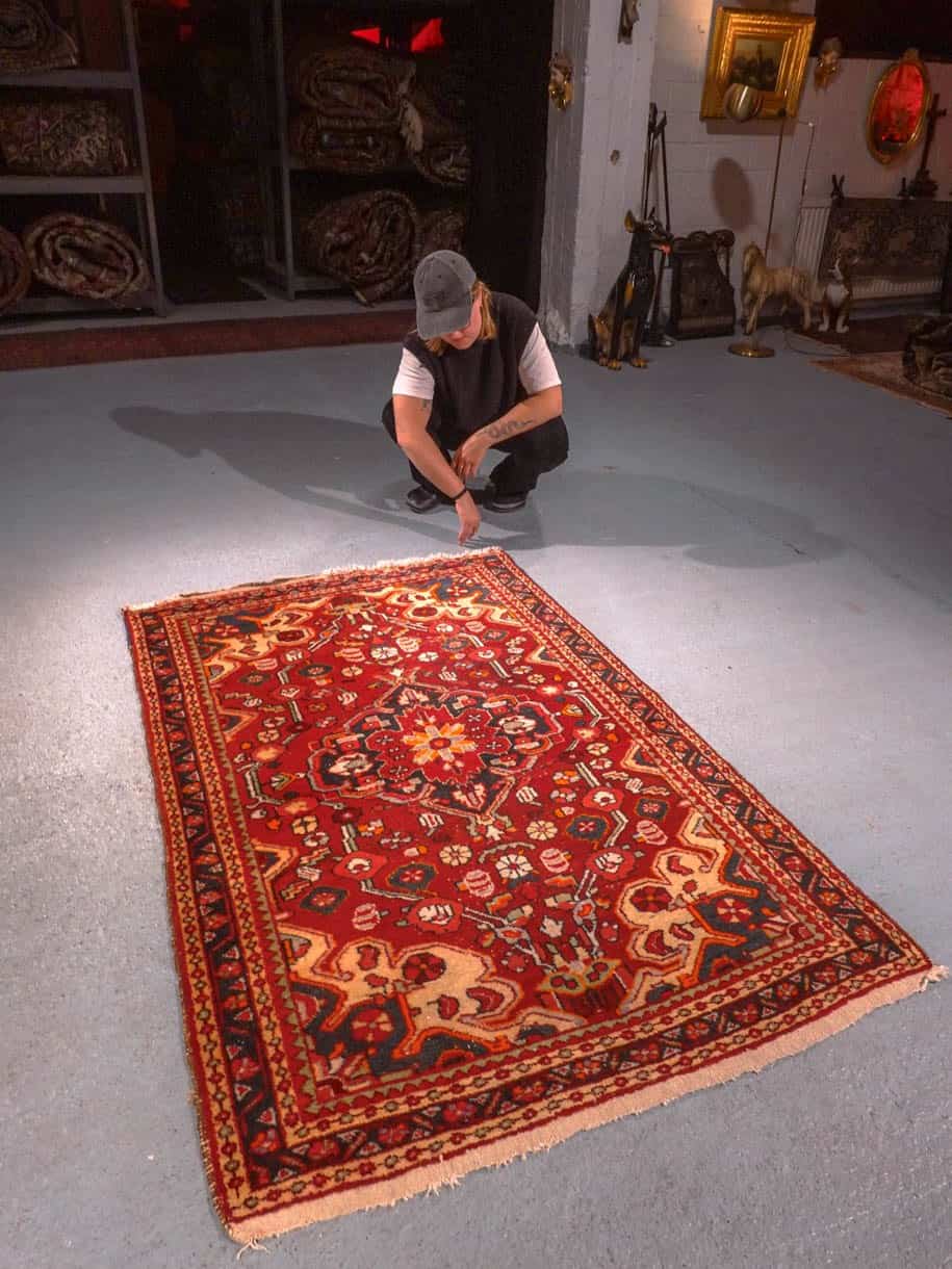 Punainen käsinsolmittu Hamadan-villamatto, 160 × 104 cm