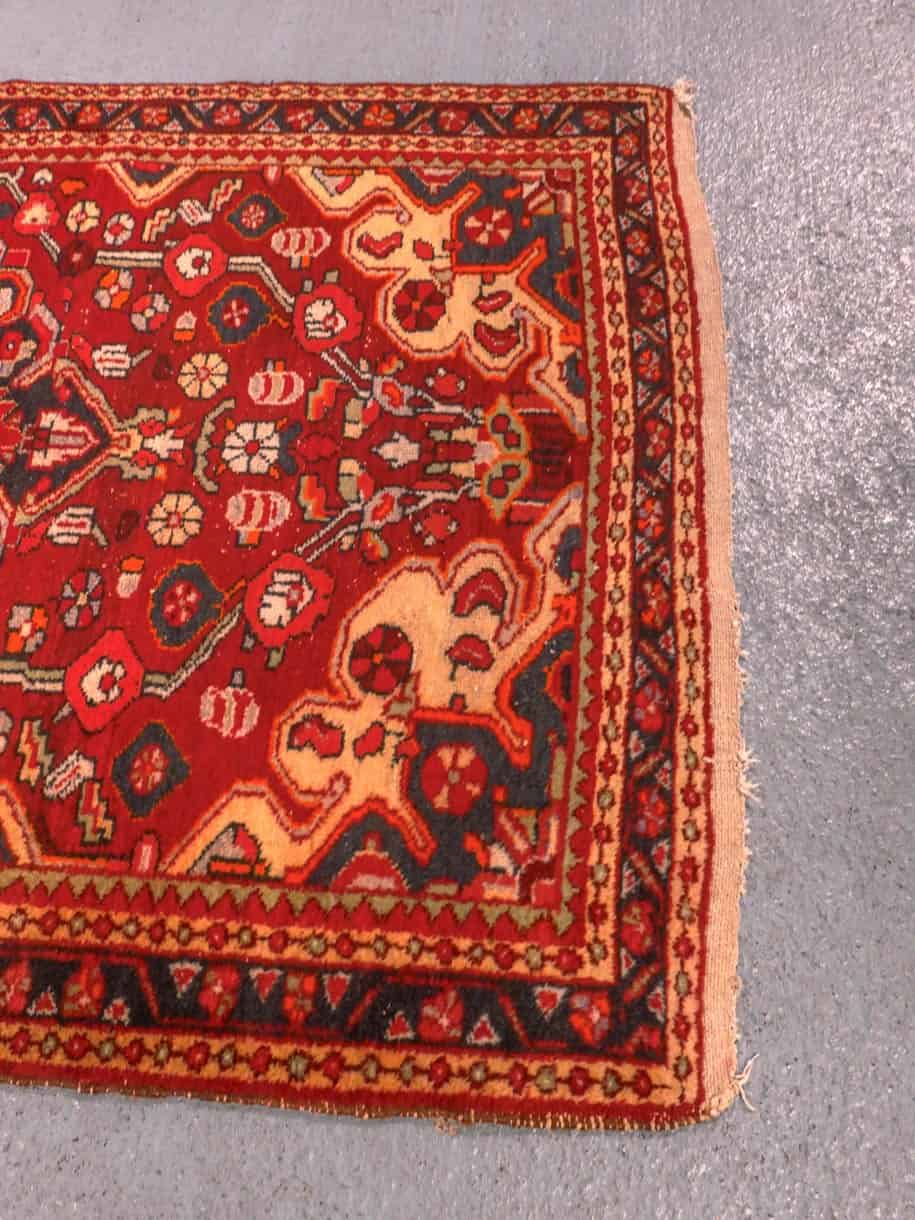 Hamadan-maton reunan yksityiskohta
