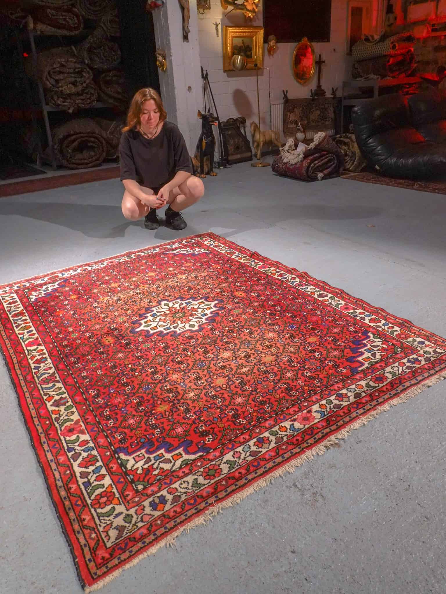Punainen käsinsolmittu Hamadan-villamatto, 191 × 150 cm