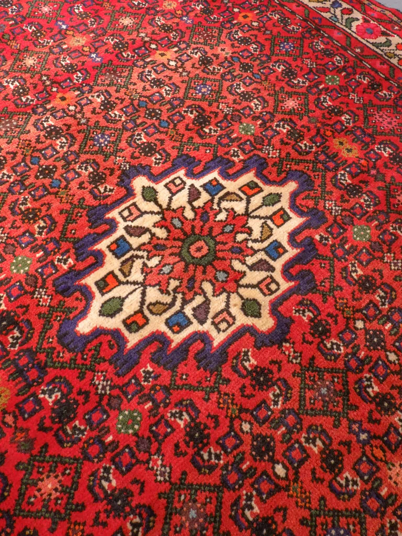 Hamadan-maton kuvioinnin yksityiskohta