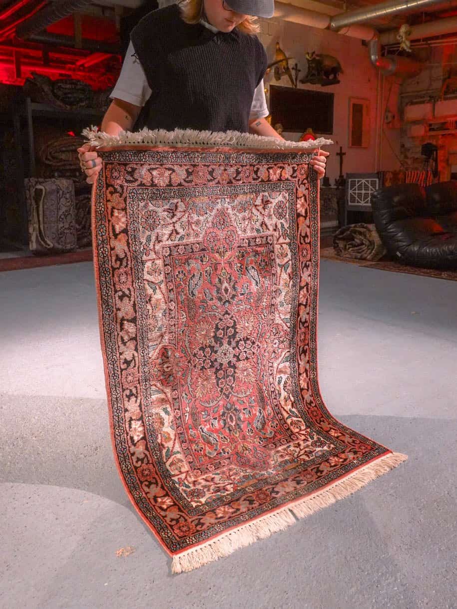 Punainen käsinsolmittu Kashmir-silkkimatto, 125 × 79 cm