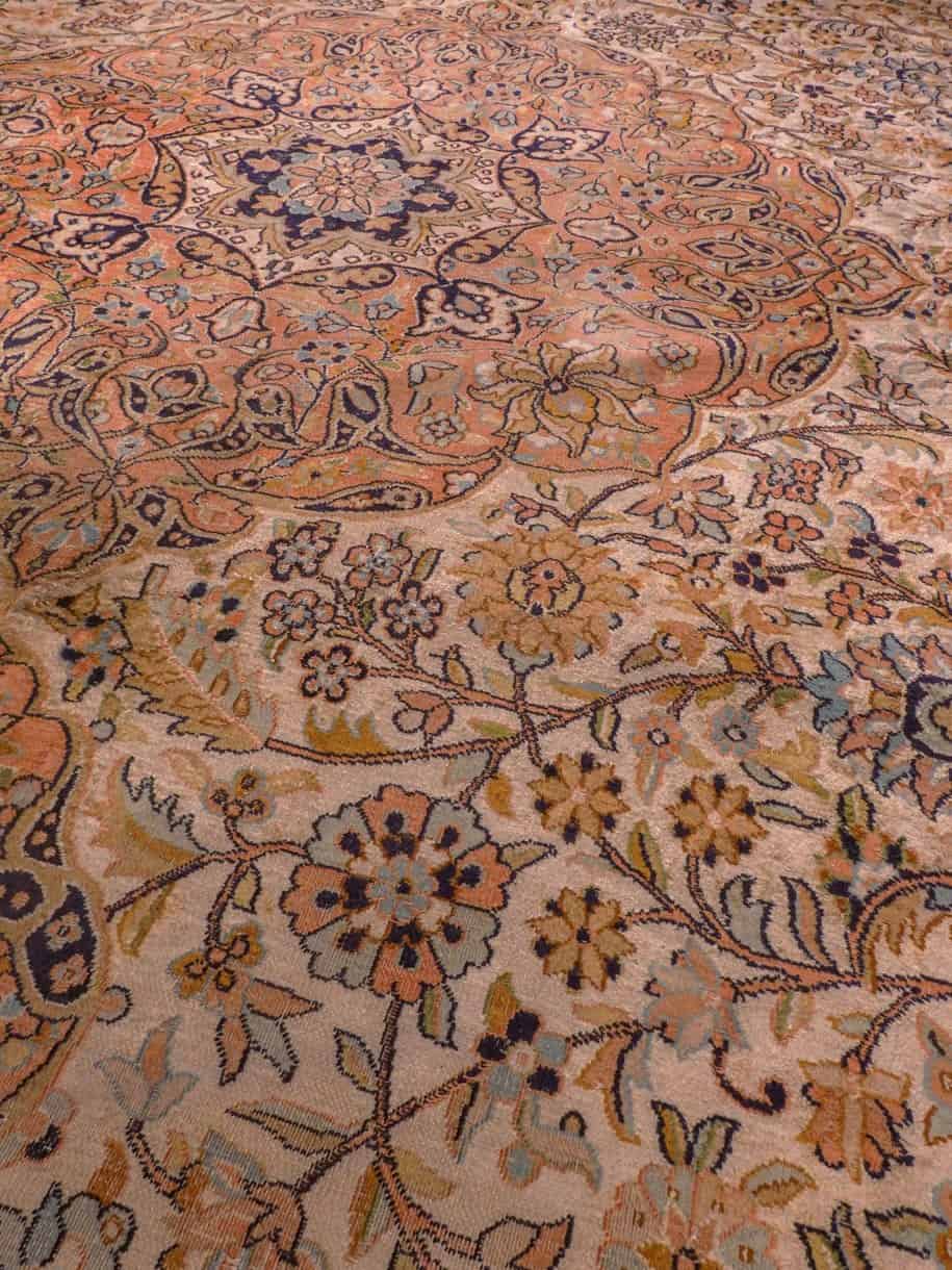 Vaalea käsinsolmittu Kashmir-villamatto, 375 × 270 cm