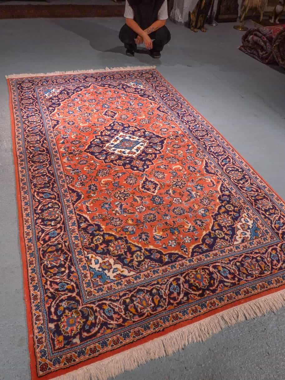 Punainen käsinsolmittu Keshan-villamatto, 250 × 150 cm