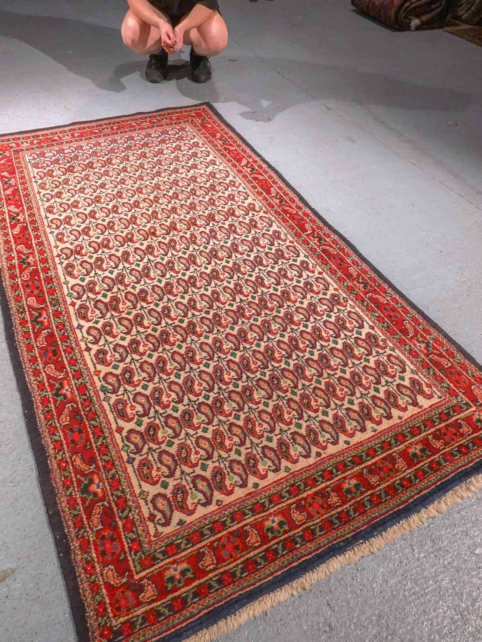 Vaalea käsinsolmittu Malayer-villamatto, 212 × 112 cm