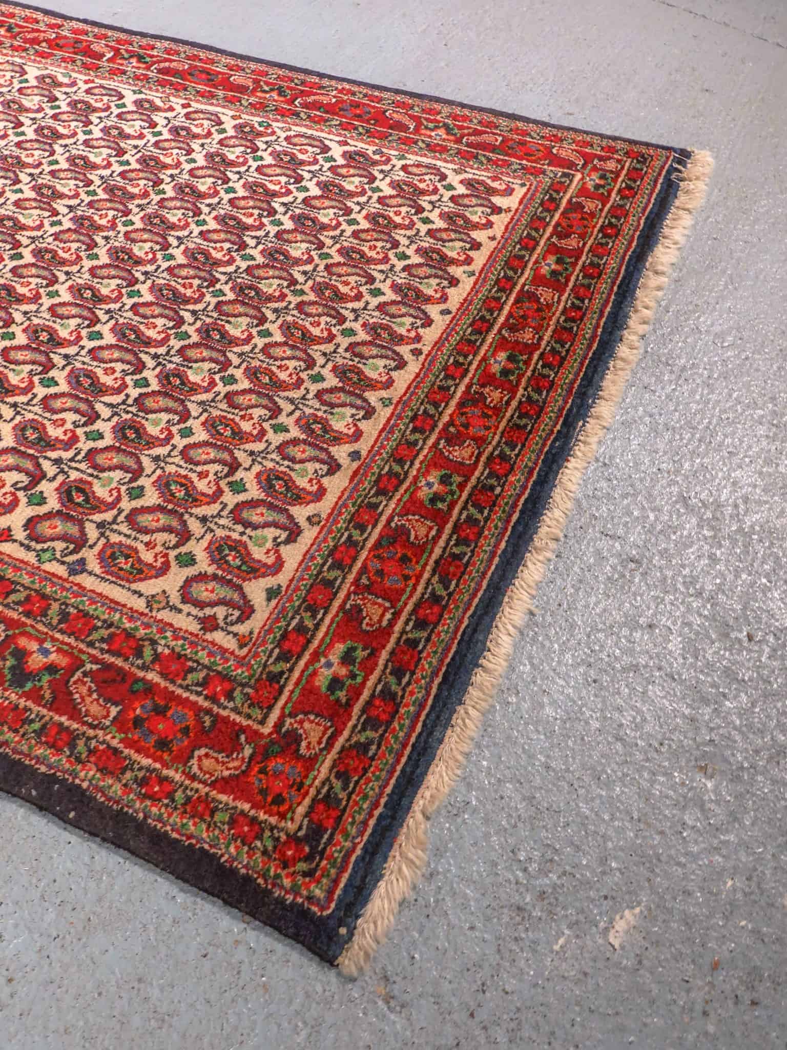 Vaalea käsinsolmittu Malayer-villamatto, 212 × 112 cm