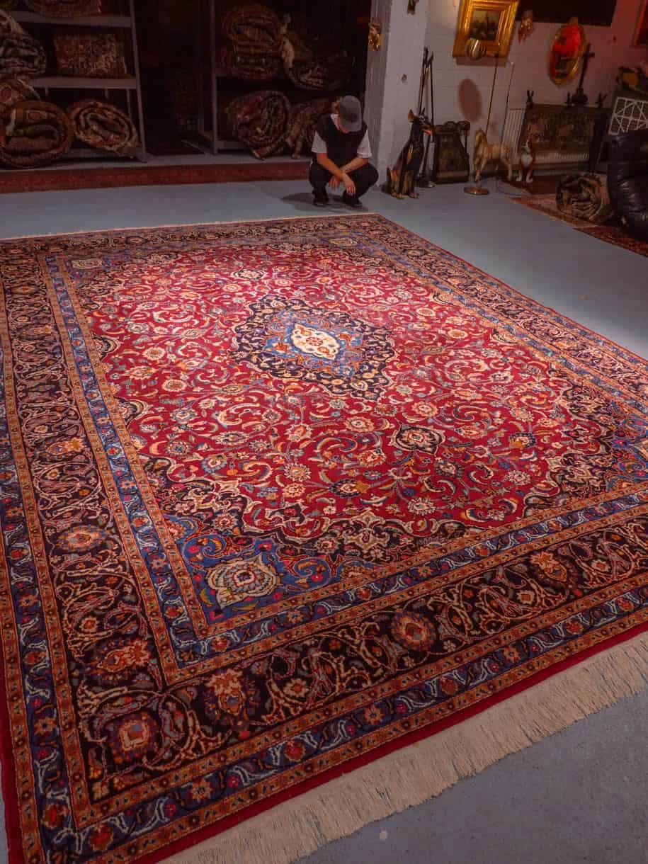 Punainen käsinsolmittu Meshed-villamatto, 395 × 300 cm