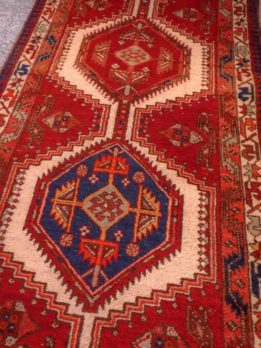 Punainen käsinsolmittu Sarab-villamatto, 245 × 96 cm
