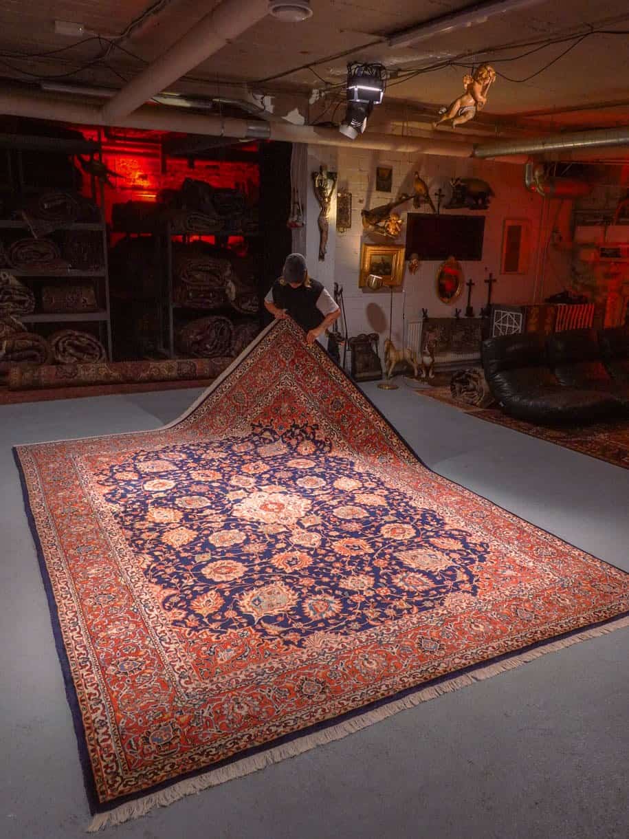 Maanläheinen käsinsolmittu Sarouk-villamatto, 360 × 270 cm