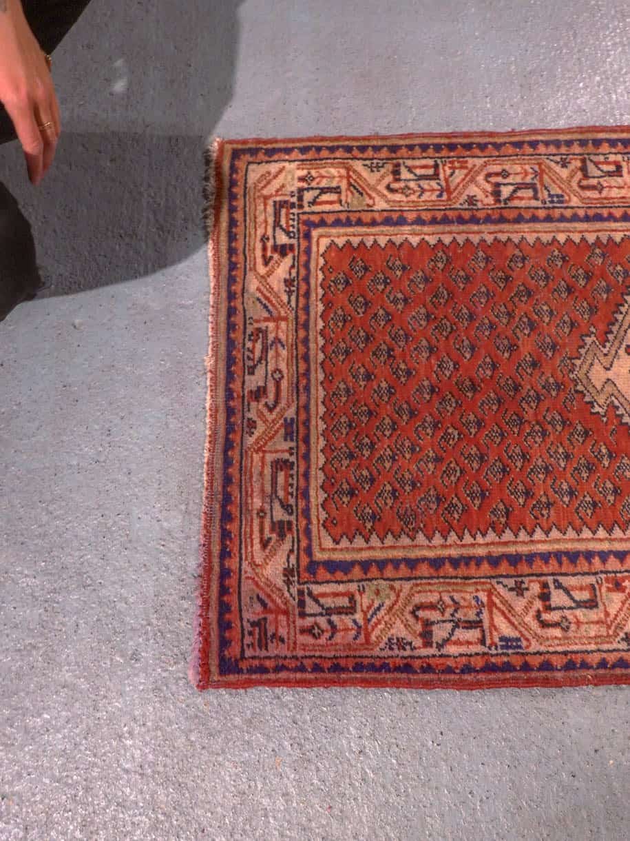Punainen käsinsolmittu Sarouk Mir-villamatto, 120 × 81 cm