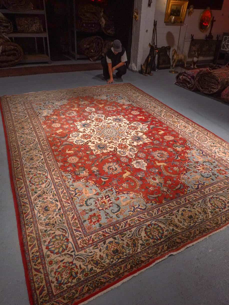 Punainen käsinsolmittu Tabriz-villamatto, 355 × 253 cm