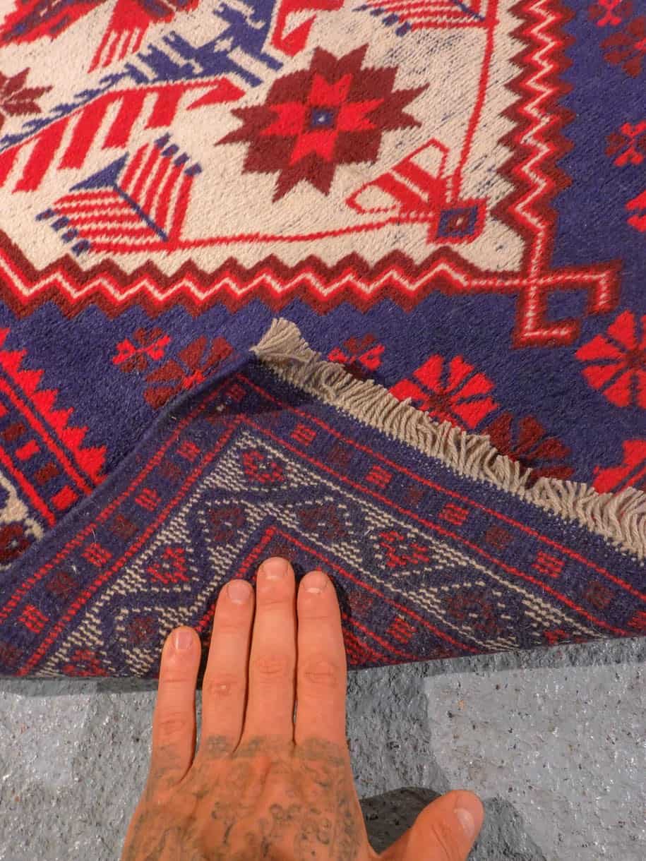 Punainen käsinsolmittu Yahyali-villamatto, 133 × 80 cm