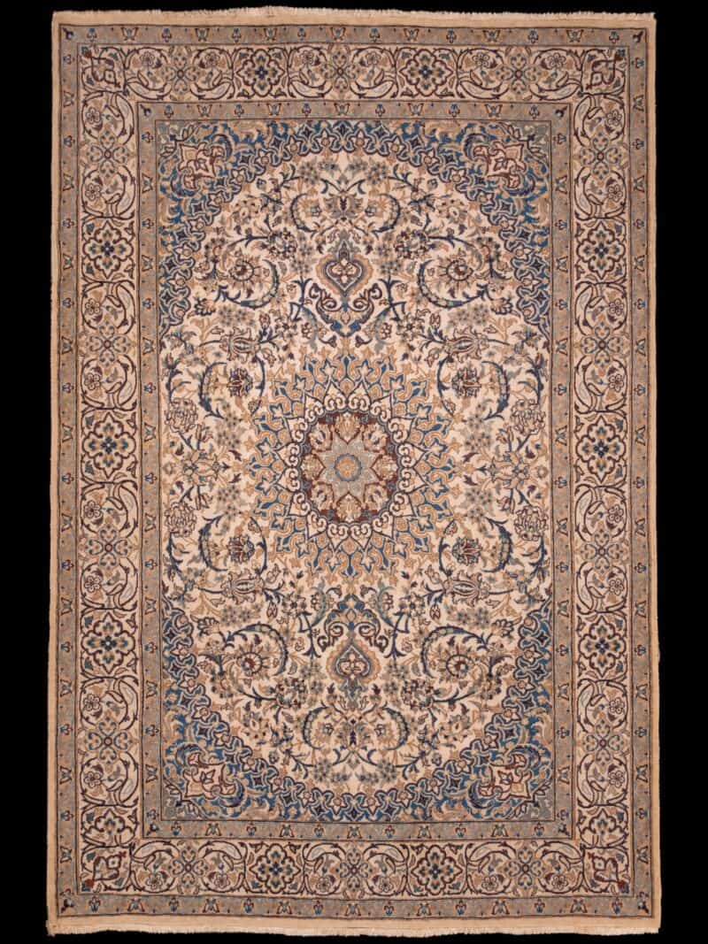 harmonisen elegantti nain silkkiyksityiskohdilla – 287 x 190 cm