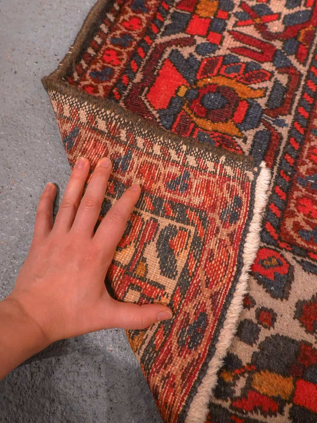 Punainen käsinsolmittu Bahtijaari-villamatto, 305 × 162 cm